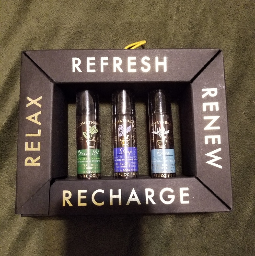 Body Oil : Bath and Body Works Aromatherapy Oils